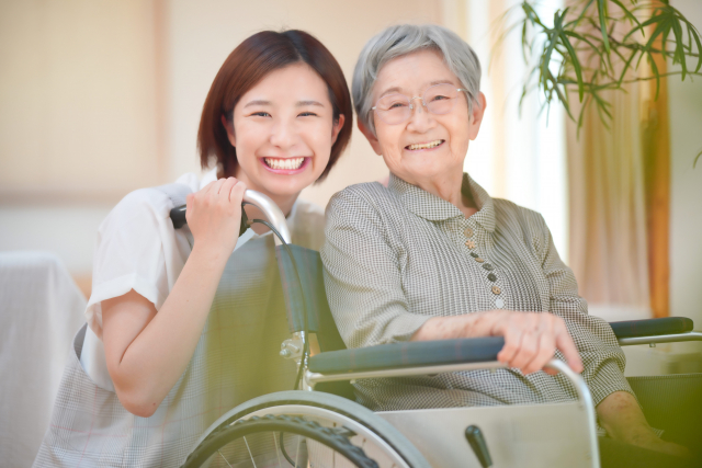 あなたのキャリアを支える介護業界の新しい働き方へ